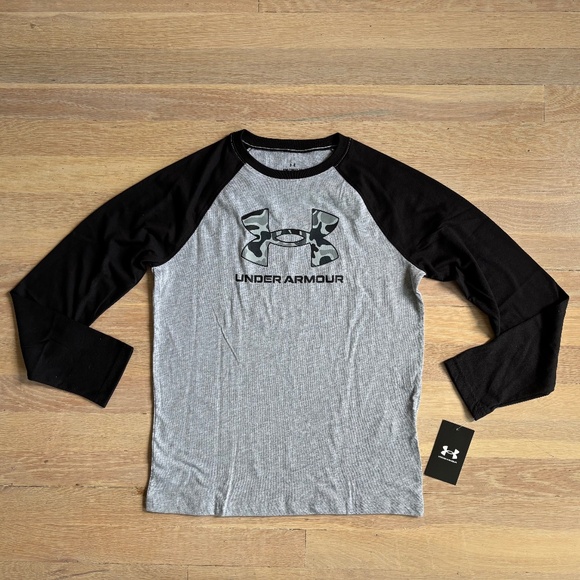 Boys grey under armour camouflage logo long sleeve shirt size medium nwt - Picture 1 of 1